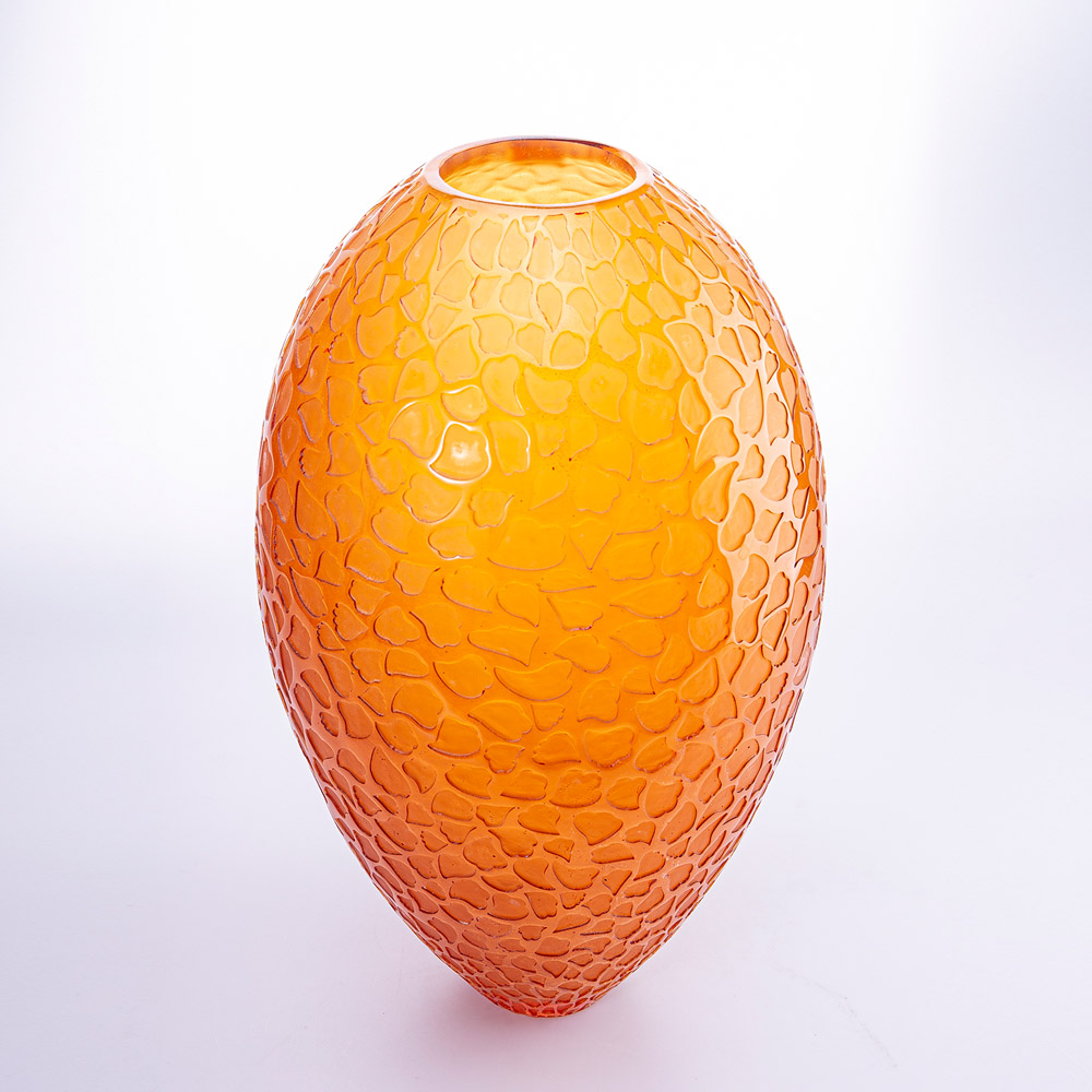 Vase en verre cristal pour compositions florales de salon ; vase d'art en verre de cristal; décoration intérieure; centre de table; «Pluie de pétales»