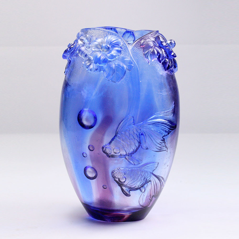 Vase en verre cristal pour les arrangements floraux du salon ; Vase artistique en verre cristal; Décoration d'intérieur ; Ornement de table à manger ; « Faire des câlins ensemble »