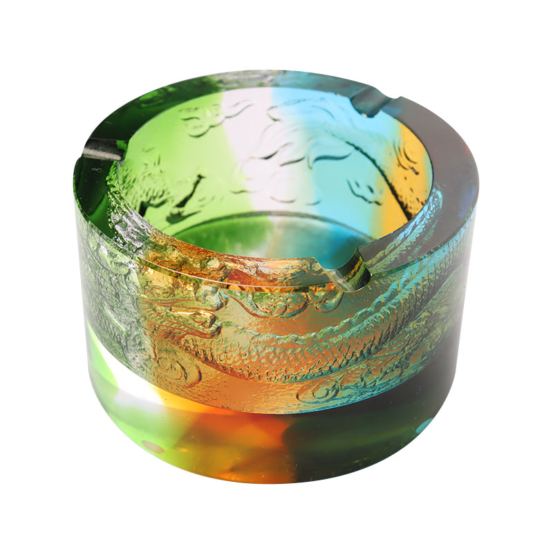 Cendrier en Verre au Motif du Dragon Sortant de la Mer