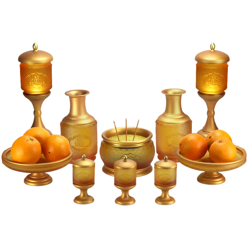 Offrandes en verre pour le temple bouddhiste afin d’apporter richesse et trésor