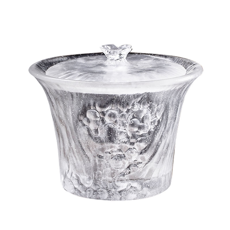 Tasses à thé transparent avec des couvercles