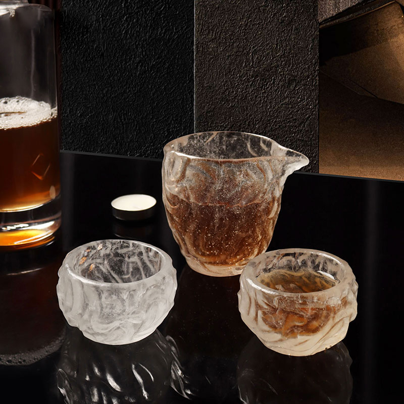 Tasses à thé en verre transparent à motif de bulles fixées pour la réunion du bureau à domicile